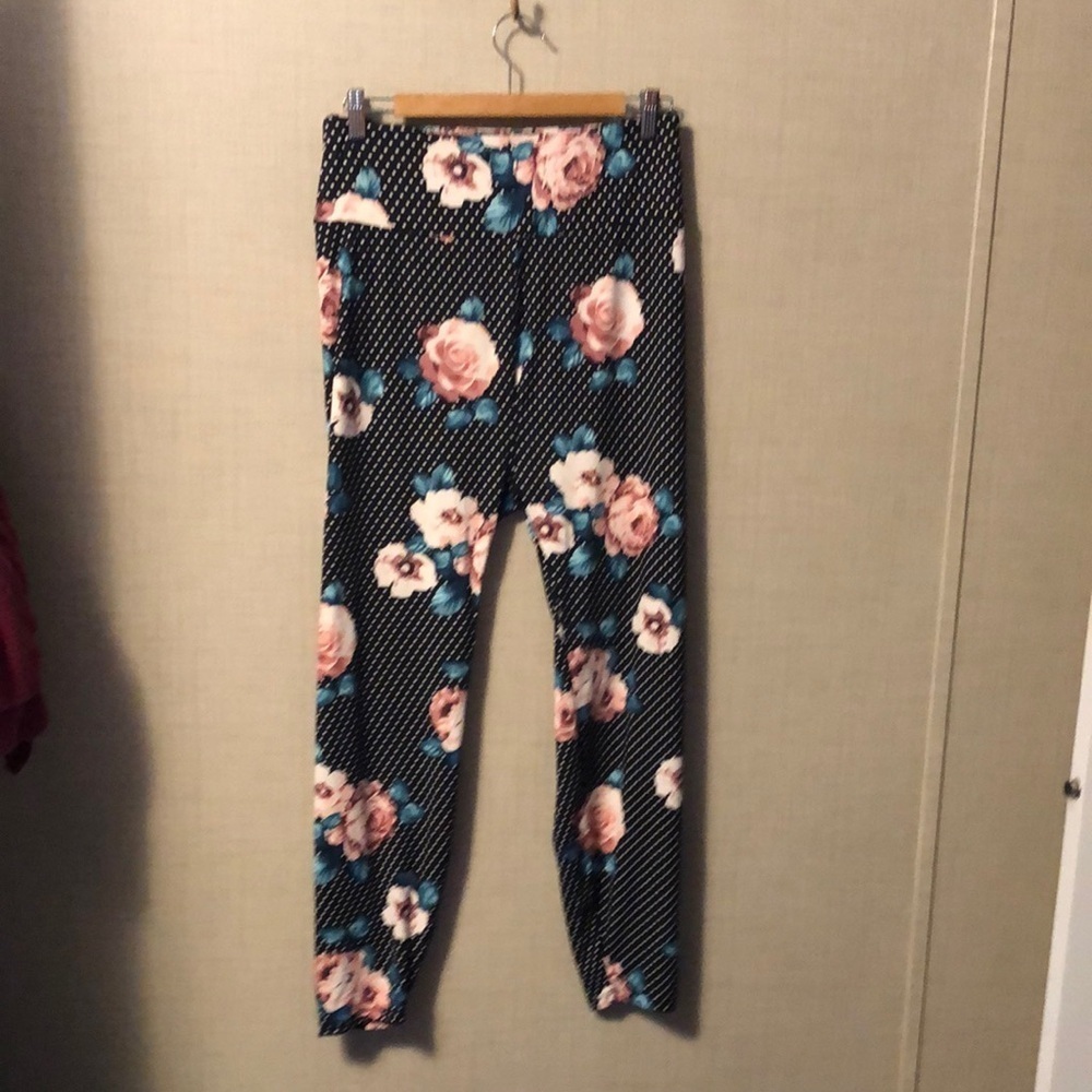 Piphany Black Floral Leggings